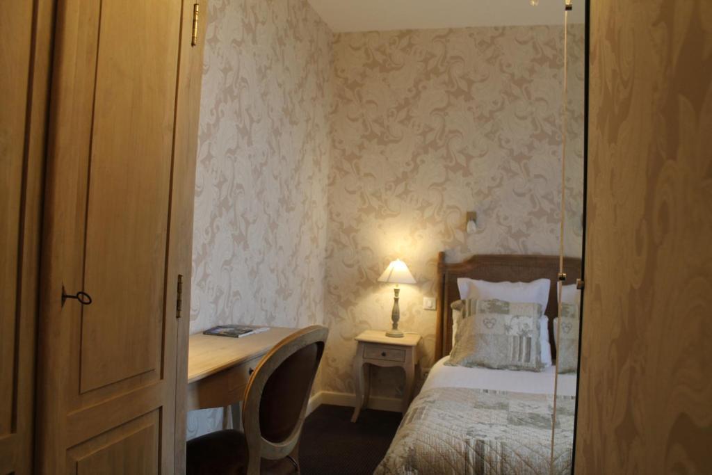 Hotel Manoir De La Roche Torin, The Originals Relais 3*